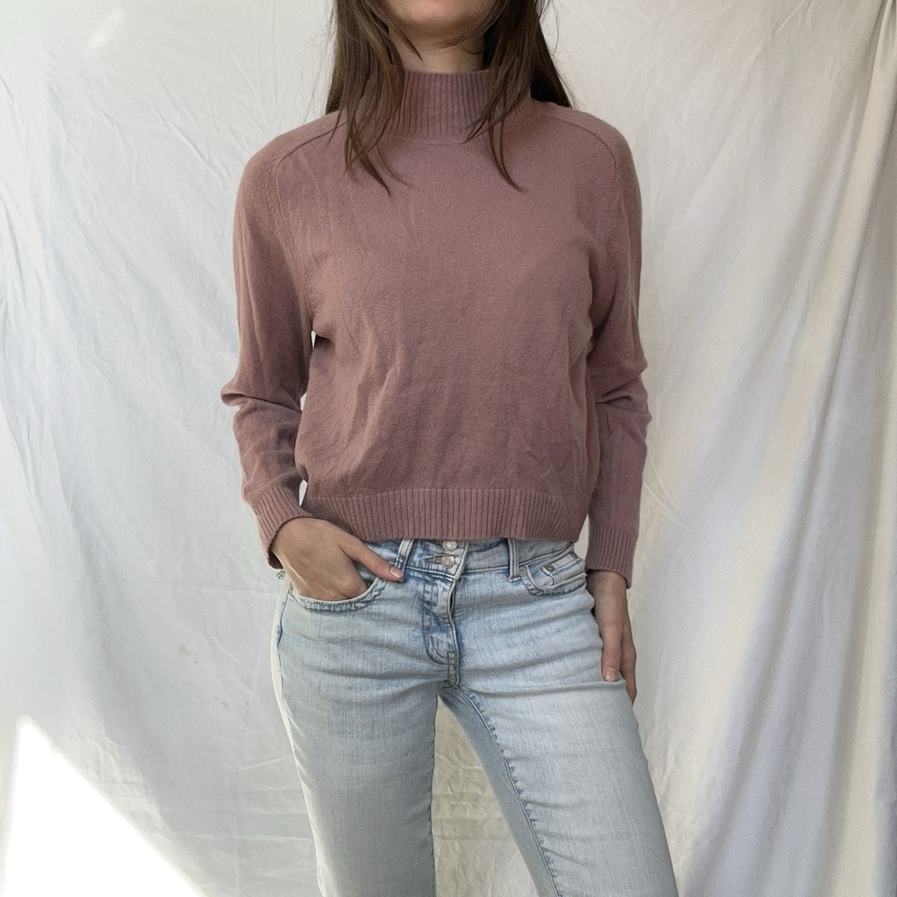 Aritzia Babaton Wool Cashmere Rose Pink Sweater Classic Quiet Luxury Preppy 90s